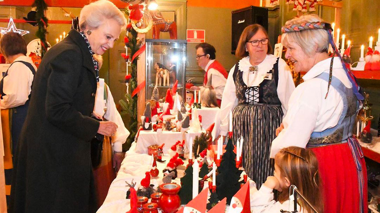La princesse Benedikte inaugure le marché de Noël suédois à Copenhague