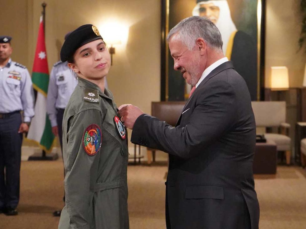 Iman Bint Abdallah Princess Salma Bint Abdullah La princesse Salma de Jordanie a décroché son diplôme de pilote d'avion