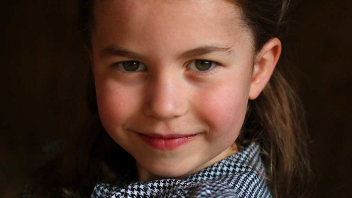 Nouvelles Photos De Charlotte De Cambridge En Benevole Pour Son 5e Anniversaire