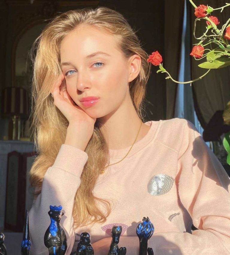 Maria Chiara De Bourbon Des Deux Siciles Instagram Photo des 16 ans de Chiara de Bourbon-Siciles