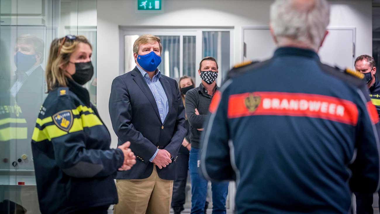 Le roi des PaysBas en visite aux urgences pendant le réveillon