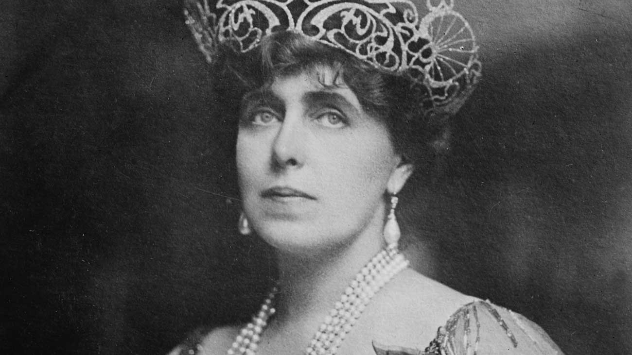 La reine Marie de Roumanie Stéphane Bern consacre un numéro de