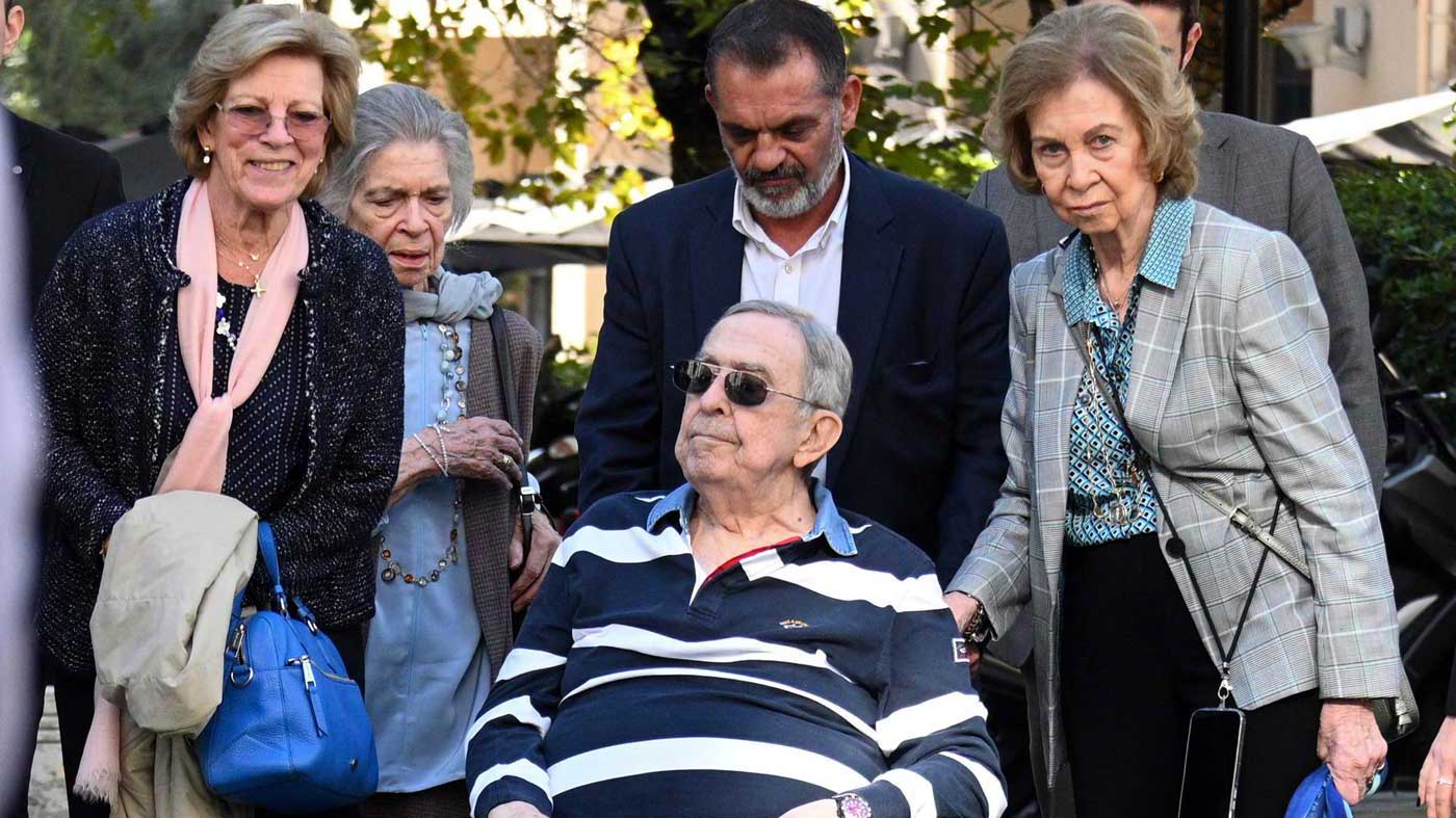 Constantin Alexios De Grèce Frères Et Sœurs Le roi Constantin II dans un état critique : ses enfants, son épouse et la  reine Sofia sont à son chevet à l'hôpital