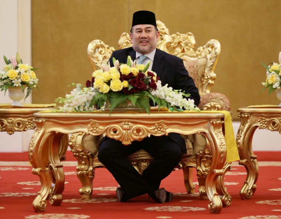 Sultan Muhammad Le sultan Muhammad V destitue son héritier au Kelantan