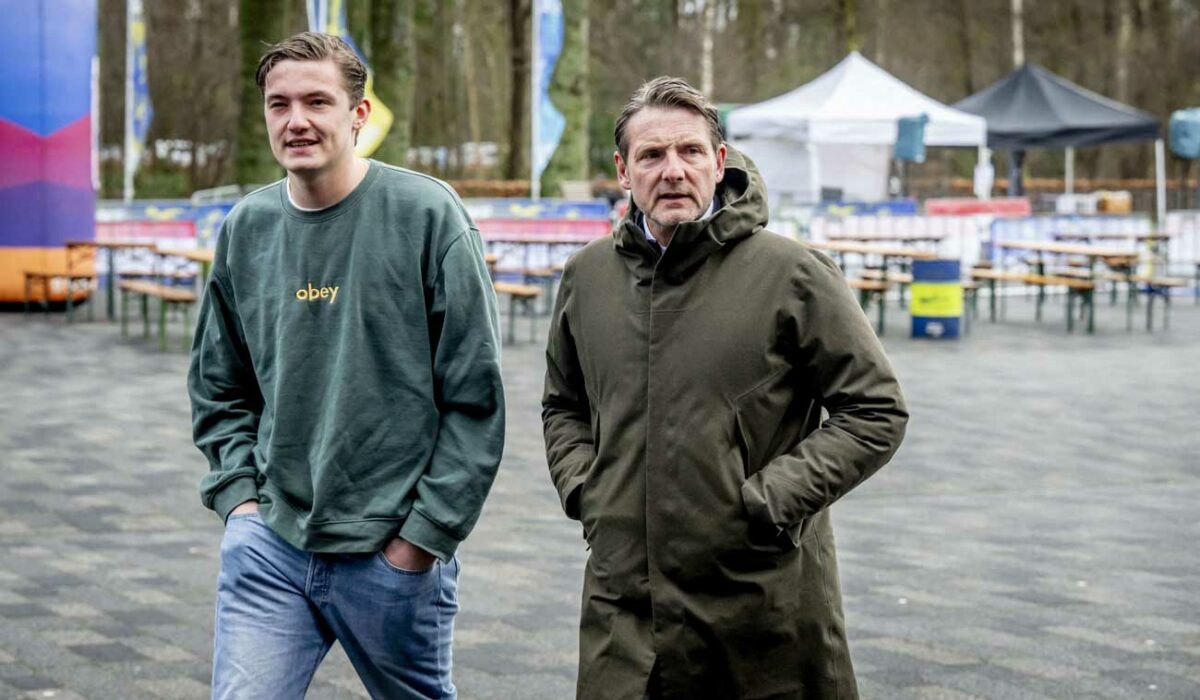 La famille royale autour du prince Bernhard pour son duathlon d'hiver