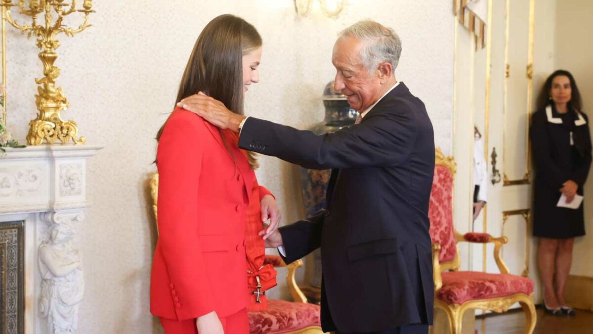 La princesse Leonor assure son tout premier voyage officiel à l’étranger en solo : accueil avec les honneurs par le président portugais