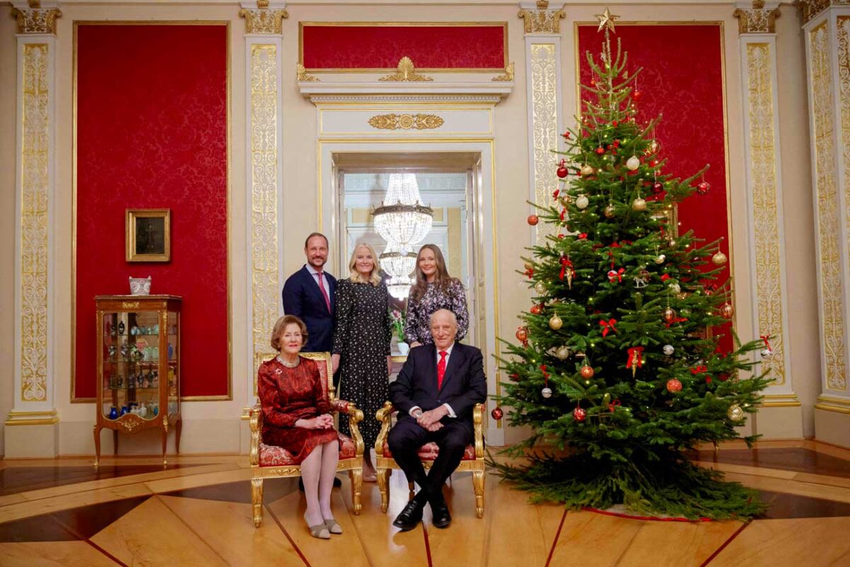 La photo de Noël de trois générations de souverains norvégiens : la