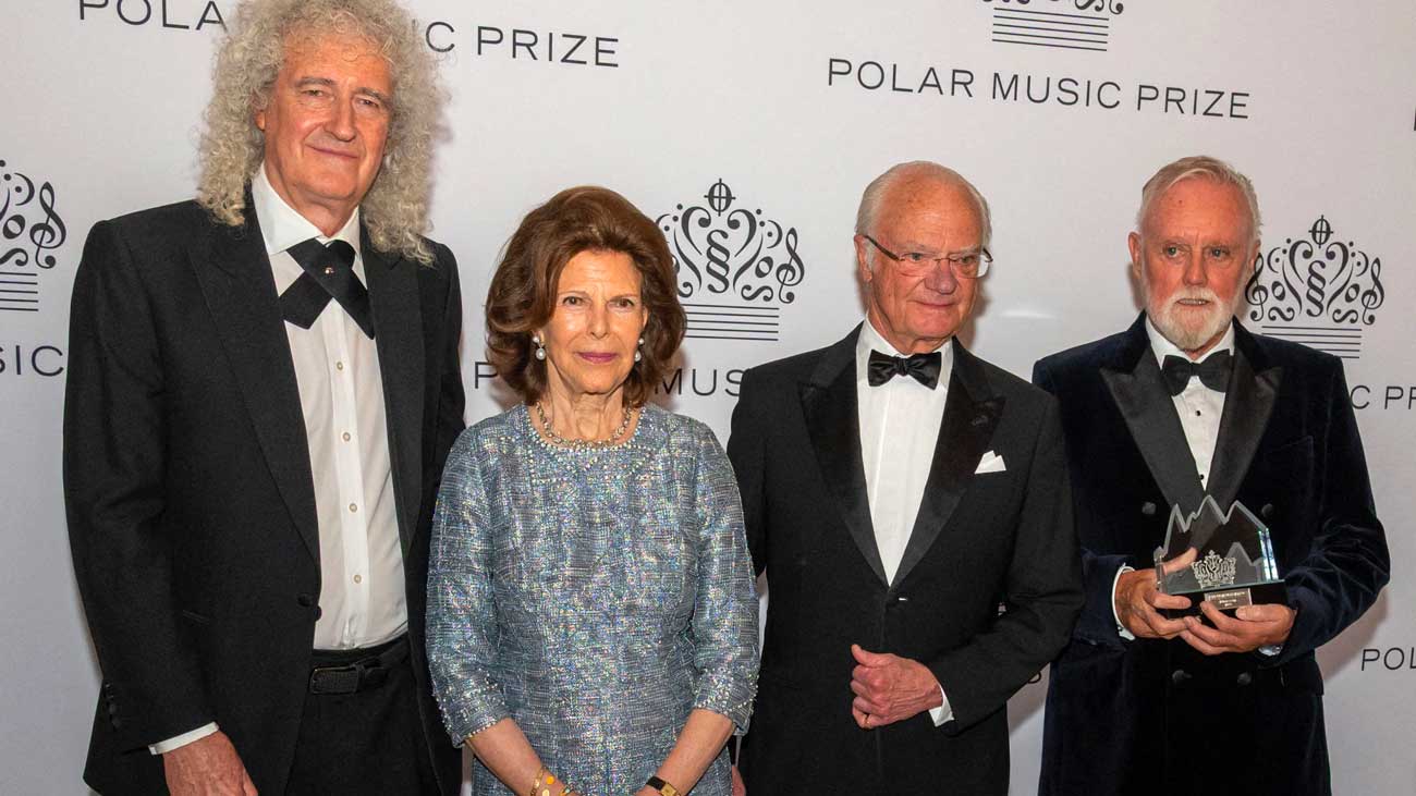 La Famille Royale Aupr s Du Roi De Su de Pour R compenser Le Groupe la-famille-royale-aupr-s-du-roi-de-su-de-pour-r-compenser-le-groupe