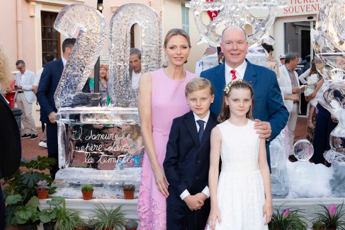 Le prince Albert II fête ses 20 ans de règne en communion avec les ...