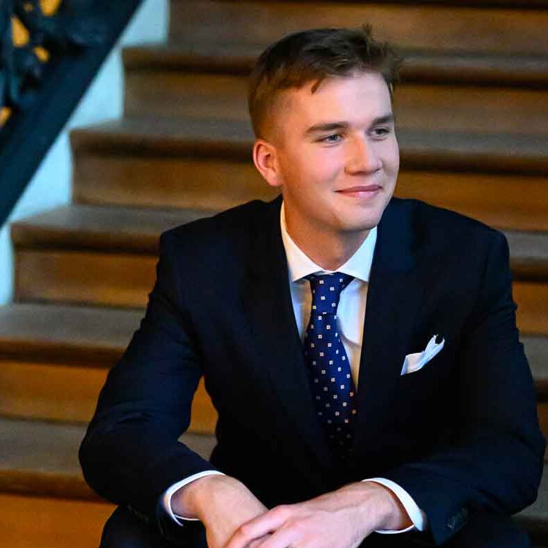 Der Königspalast veröffentlicht zwei neue Porträts von Prinz ...