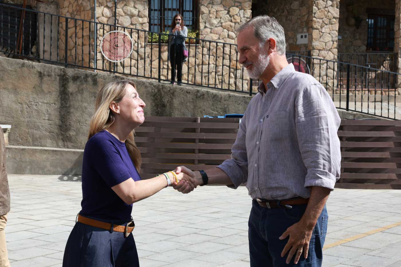 Le roi Felipe et la reine Letizia auprès de la population touchée par les incendies en Estrémadure