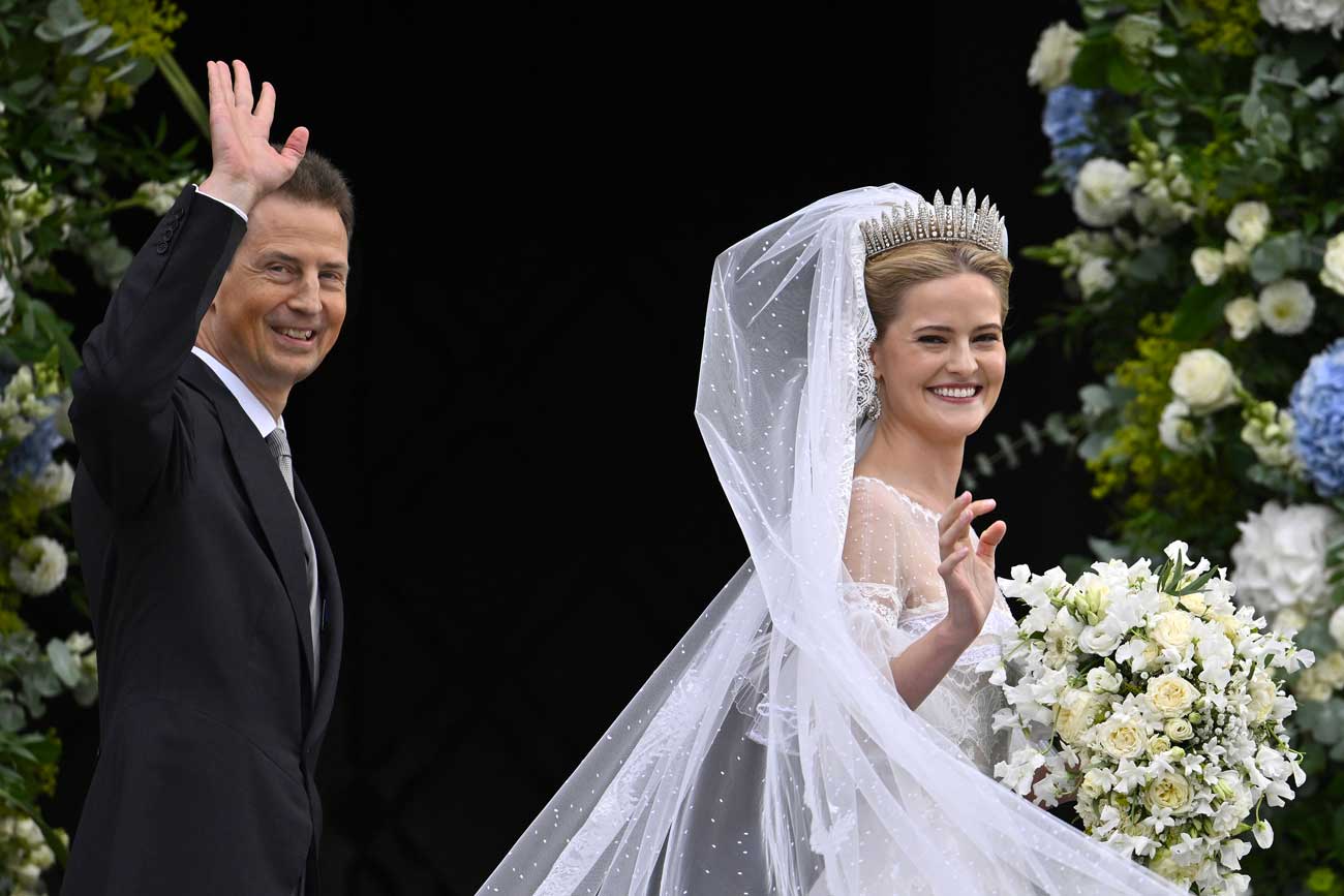La princesse Marie Caroline porte le diadème à franges des Habsbourg comme sa grand-mère à son mariage