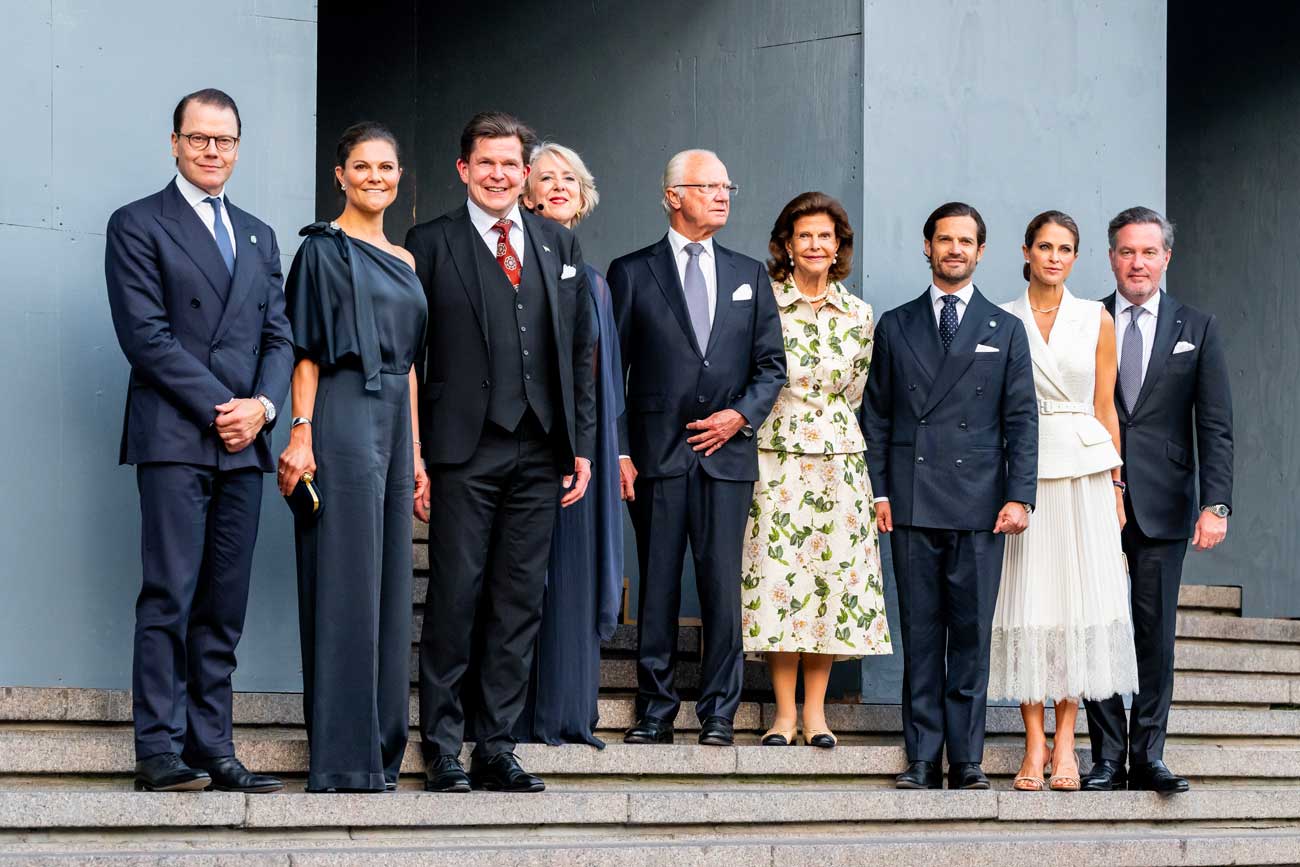 Victoria de Suède et sa sœur Madeleine rivalisent d’élégance au concert d’ouverture du parlement