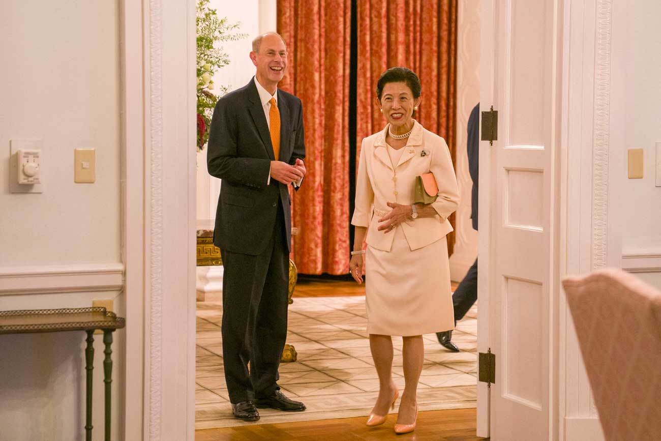 Le duc d’Édimbourg fait équipe avec la princesse de Takamado pour la protection des espèces sur l’île Marion