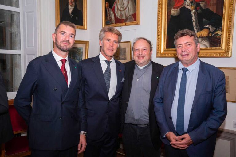 Le Prince Emmanuel Philibert De Retour En Savoie Pour Une Journ e le-prince-emmanuel-philibert-de-retour-en-savoie-pour-une-journ-e