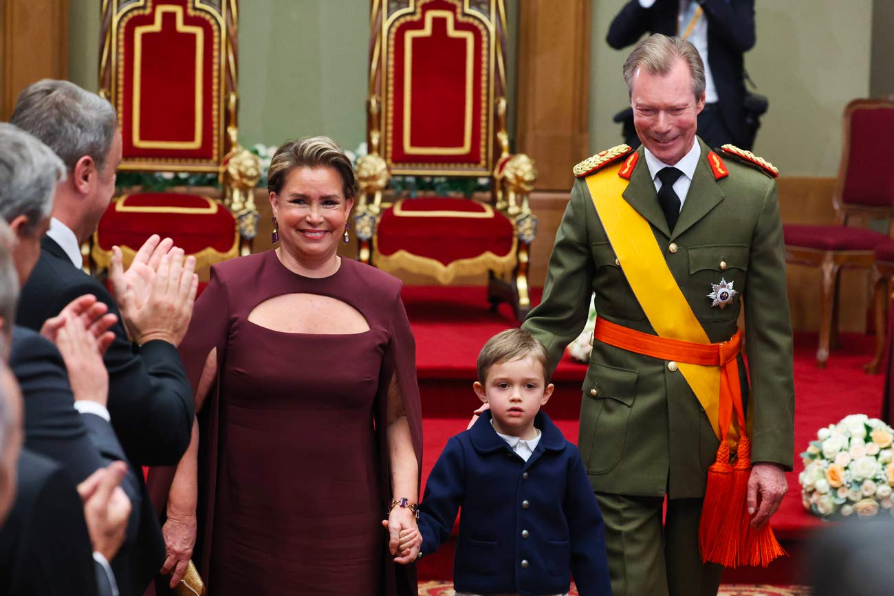 Première apparition au balcon de Charles de Luxembourg en tant que plus jeune héritier du trône au monde