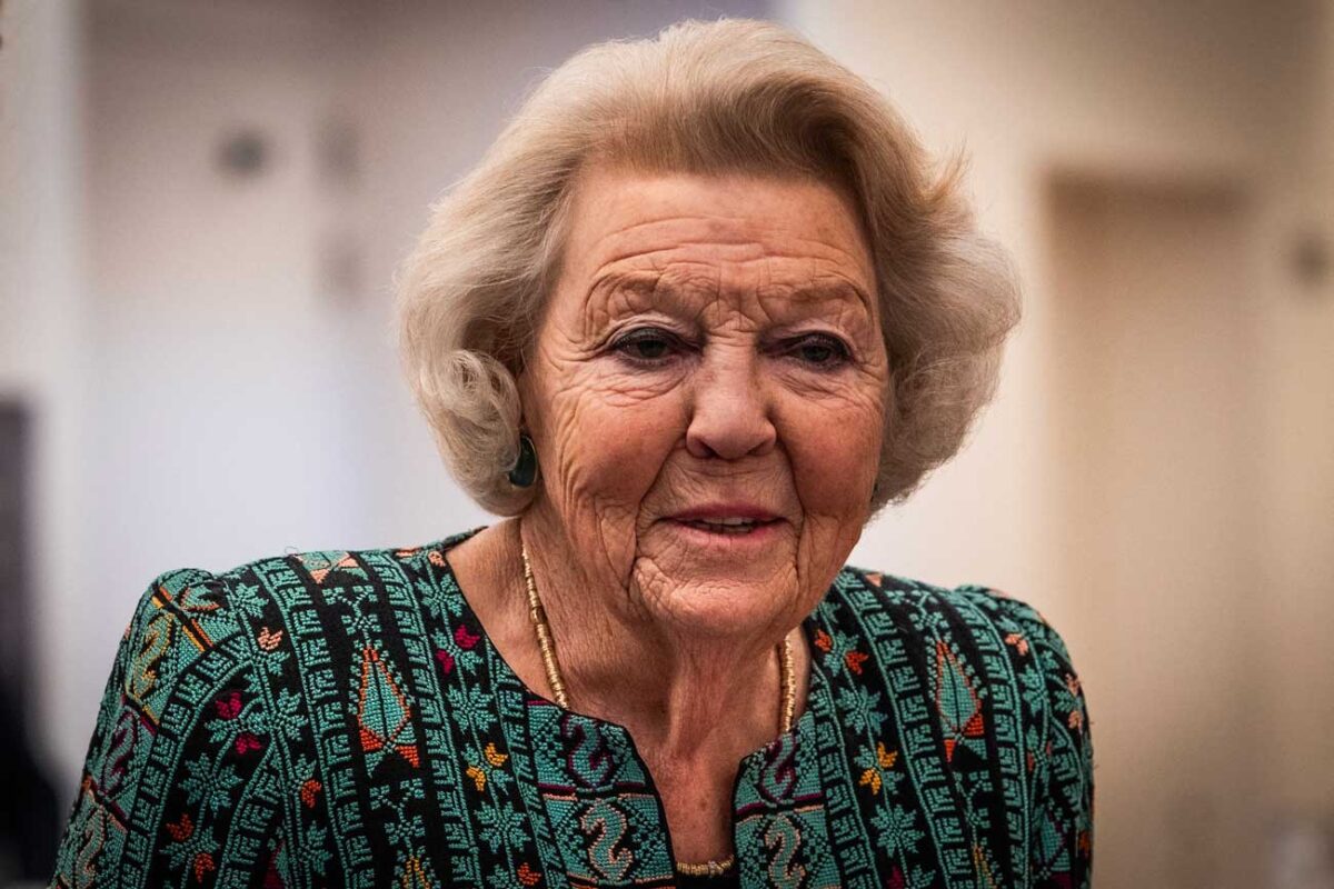La princesse Beatrix inaugure une exposition de portraits de femmes du ...